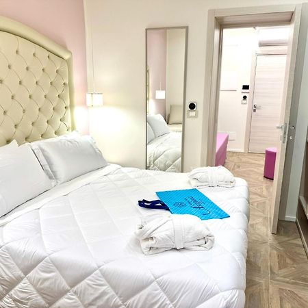ואראצה Hotel Astigiana & Appartamenti מראה חיצוני תמונה