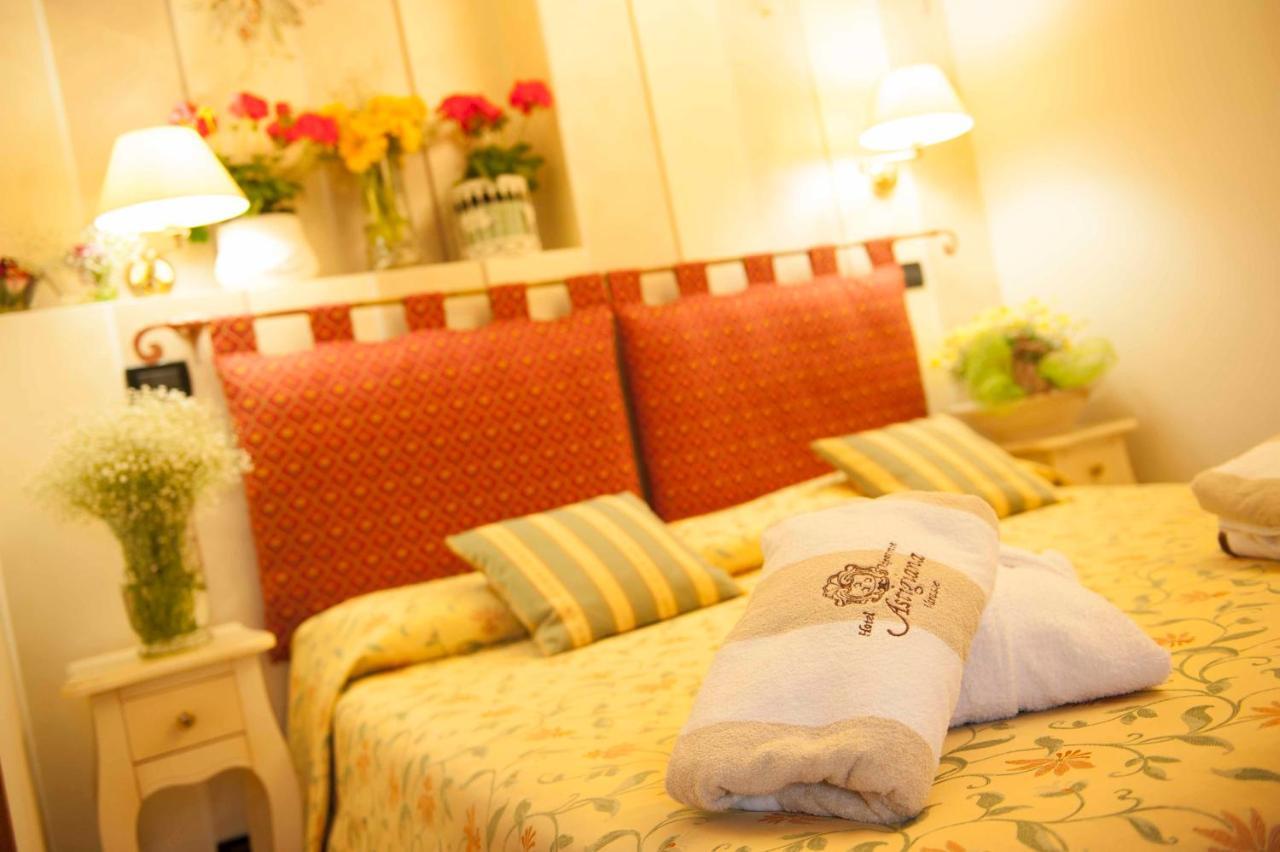 ואראצה Hotel Astigiana & Appartamenti מראה חיצוני תמונה