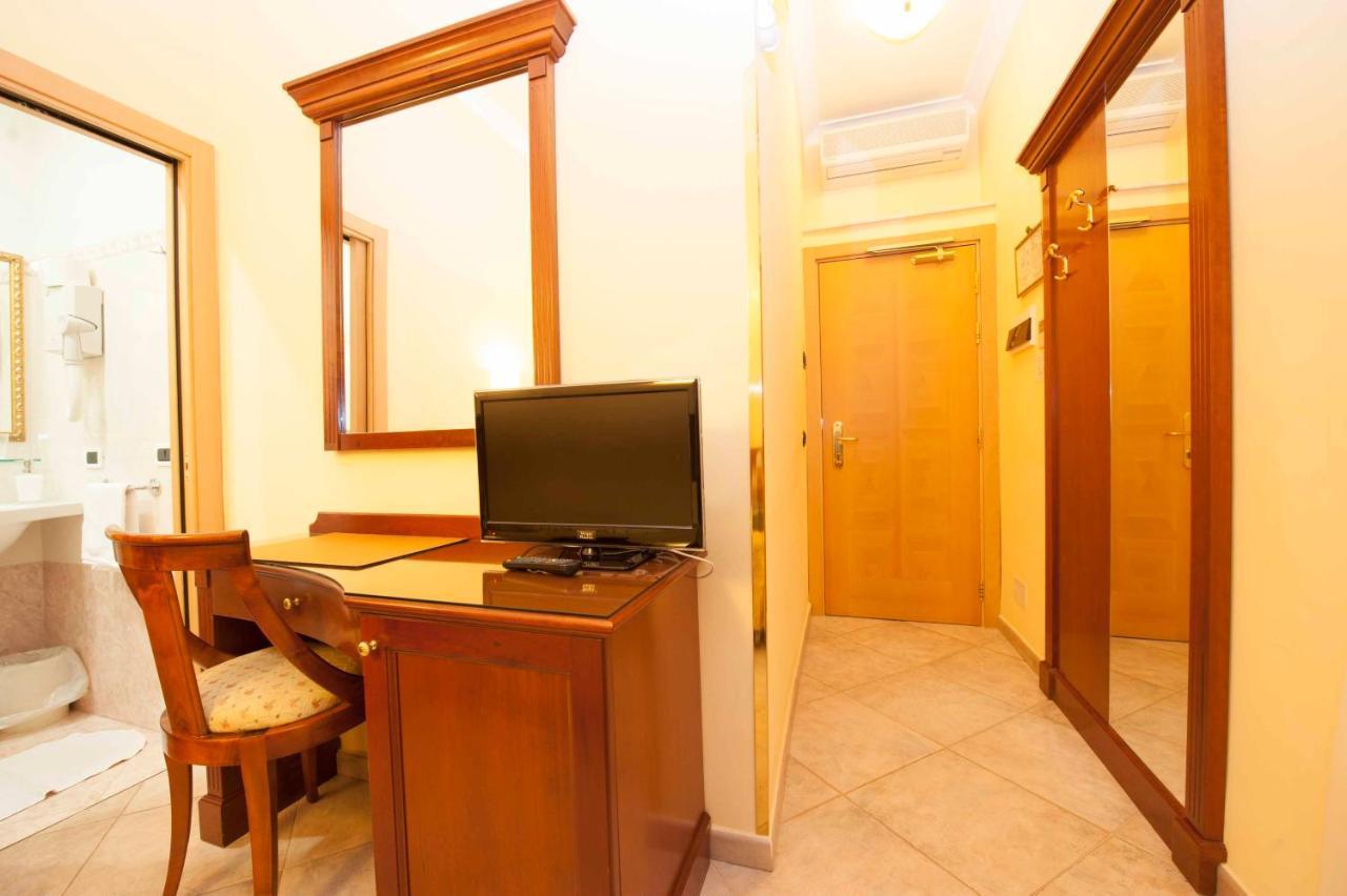 ואראצה Hotel Astigiana & Appartamenti מראה חיצוני תמונה