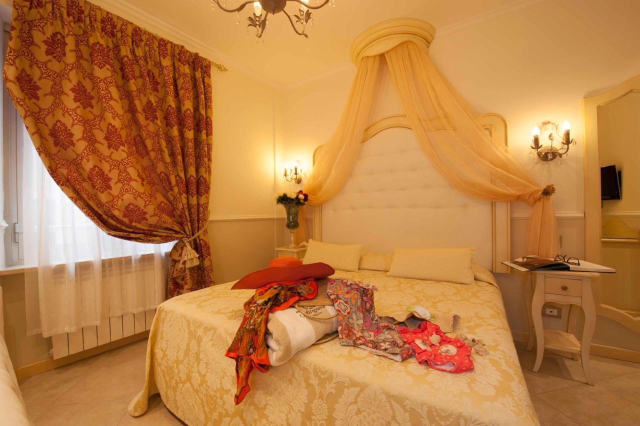 ואראצה Hotel Astigiana & Appartamenti מראה חיצוני תמונה