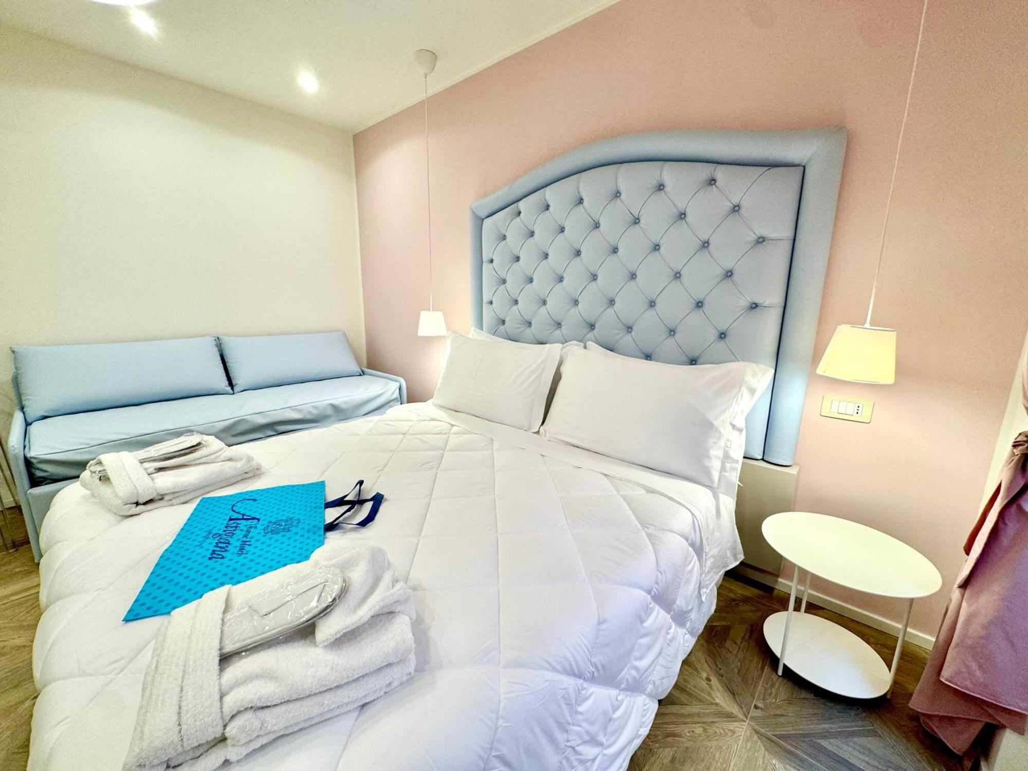ואראצה Hotel Astigiana & Appartamenti מראה חיצוני תמונה