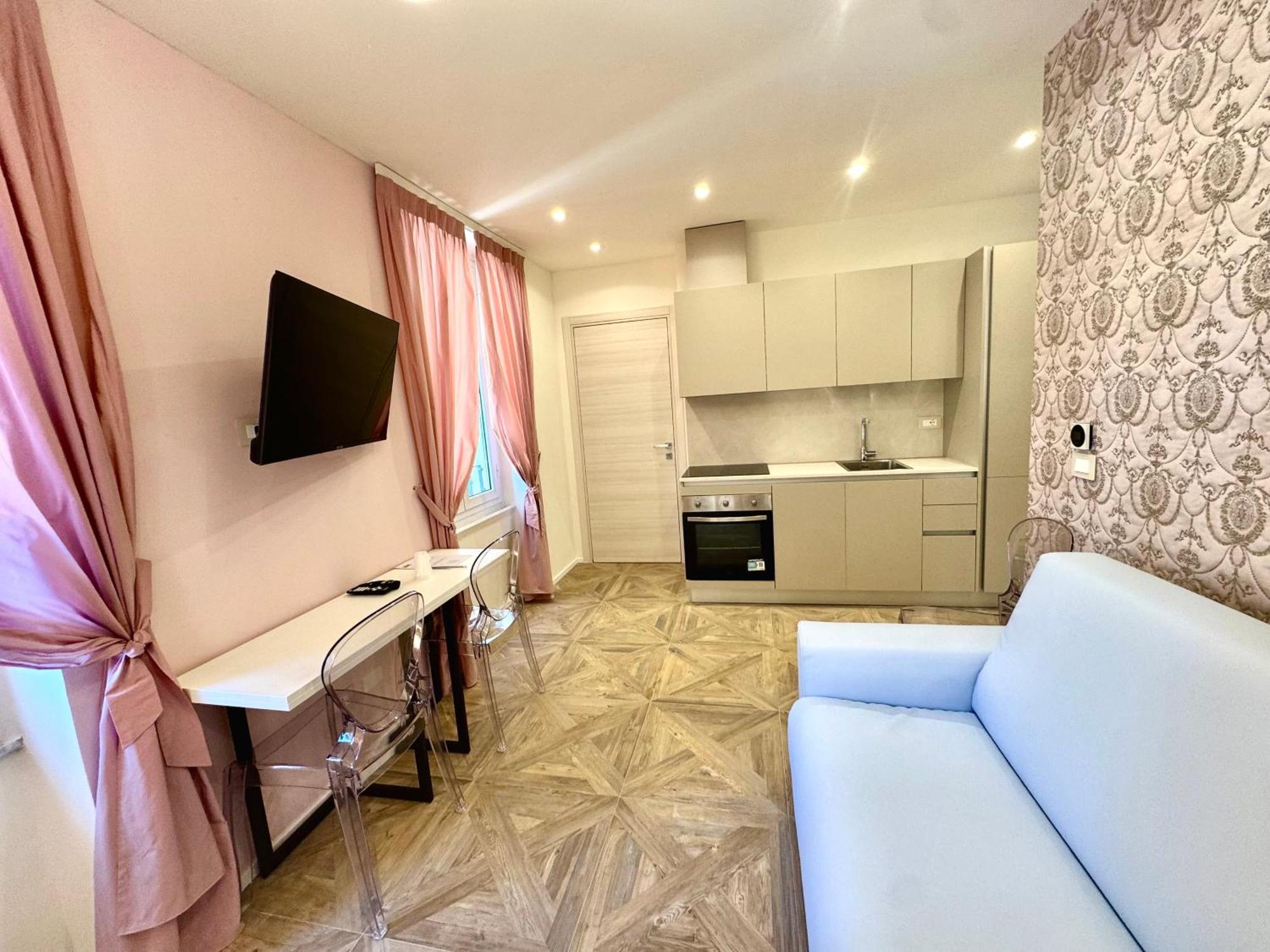 ואראצה Hotel Astigiana & Appartamenti מראה חיצוני תמונה