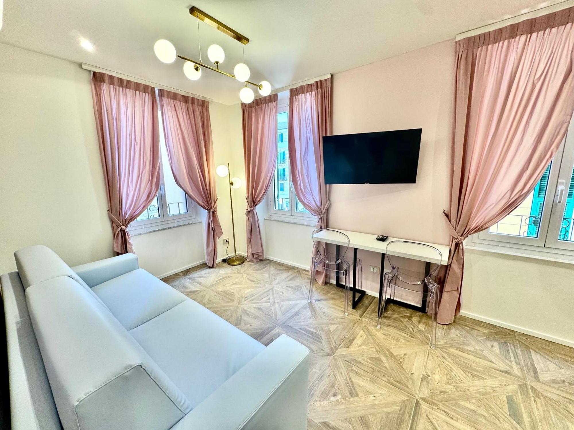 ואראצה Hotel Astigiana & Appartamenti מראה חיצוני תמונה