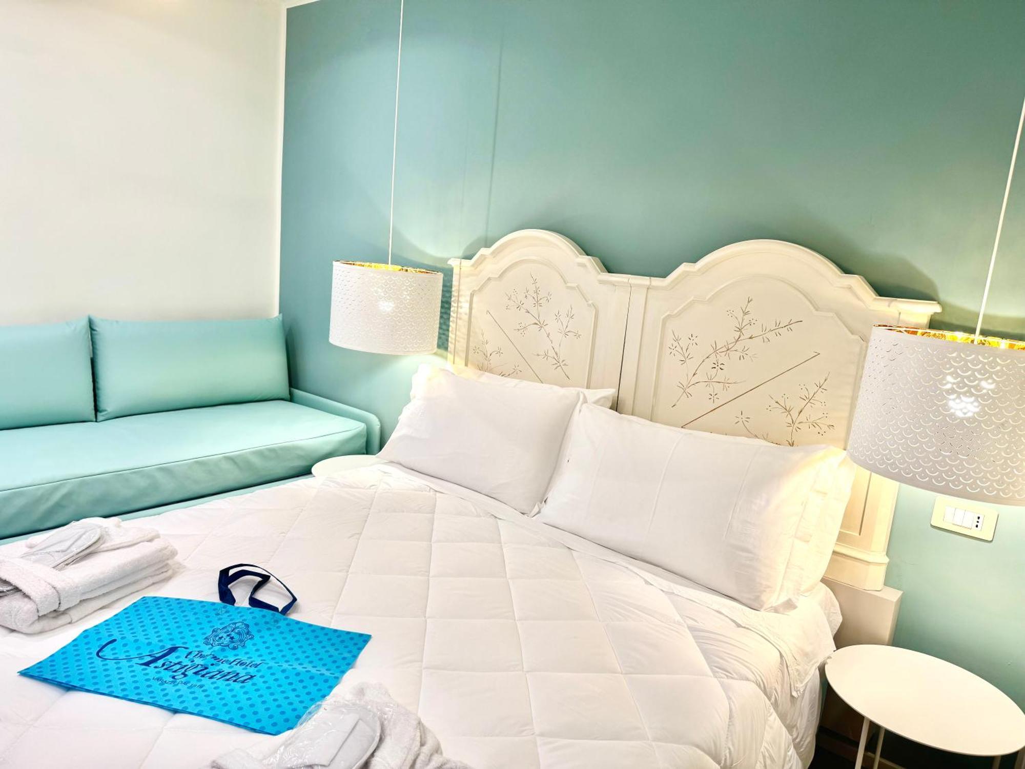 ואראצה Hotel Astigiana & Appartamenti מראה חיצוני תמונה