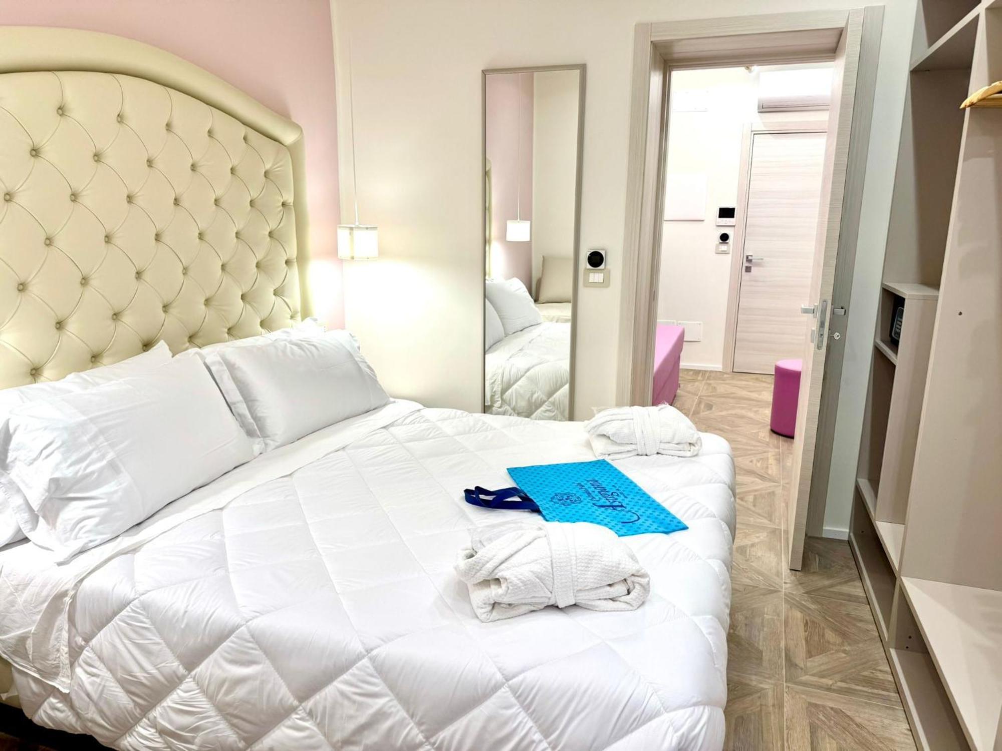 ואראצה Hotel Astigiana & Appartamenti מראה חיצוני תמונה