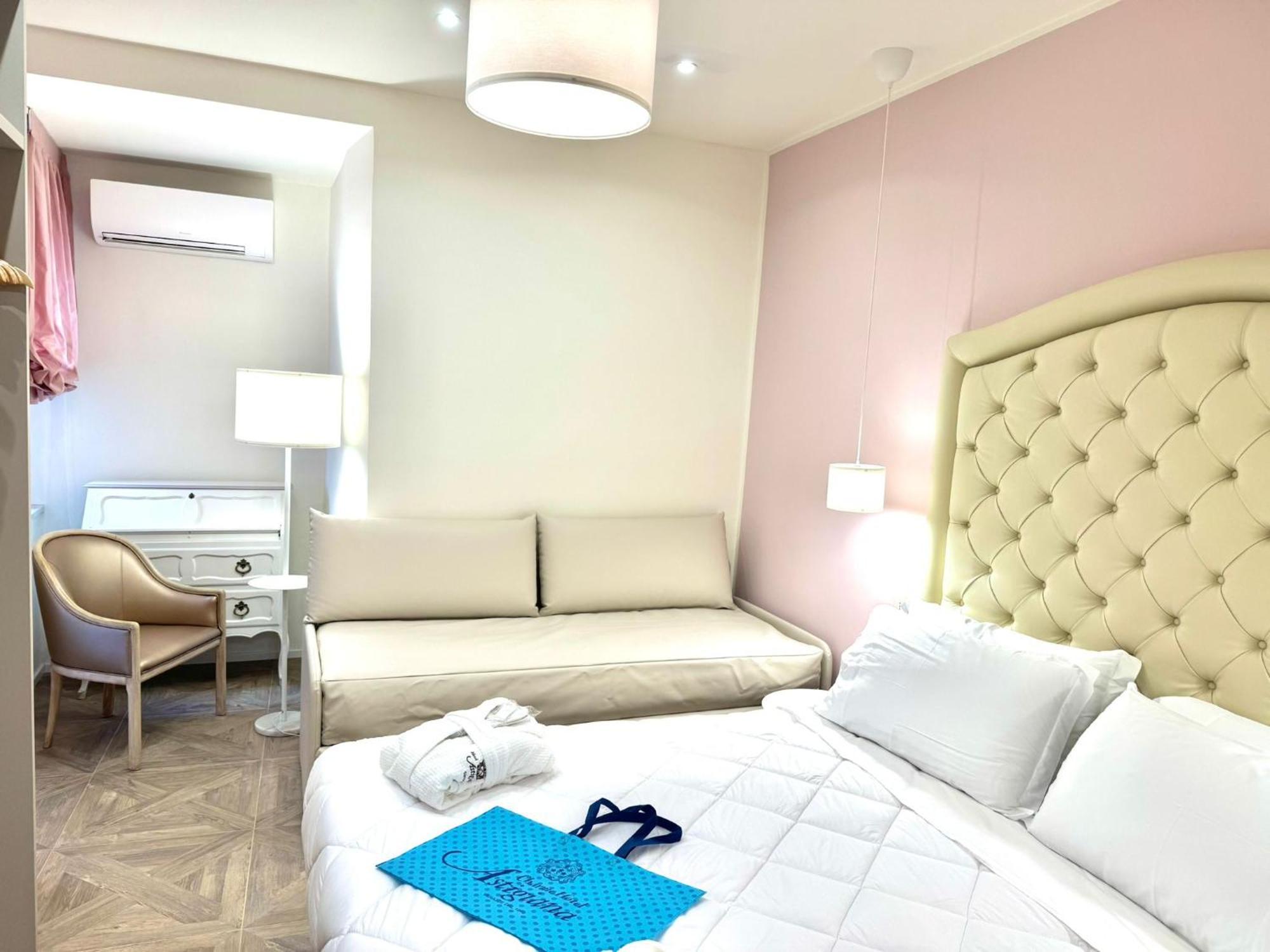 ואראצה Hotel Astigiana & Appartamenti מראה חיצוני תמונה