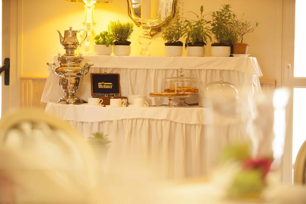ואראצה Hotel Astigiana & Appartamenti מראה חיצוני תמונה