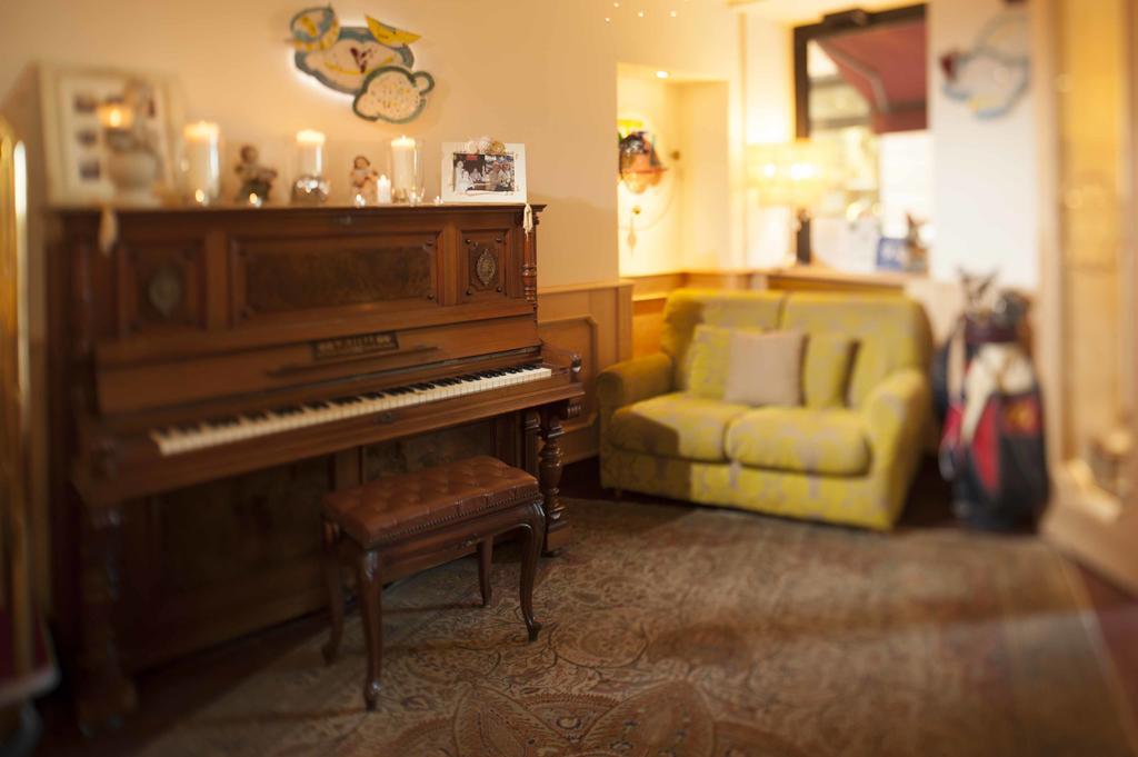 ואראצה Hotel Astigiana & Appartamenti מראה חיצוני תמונה
