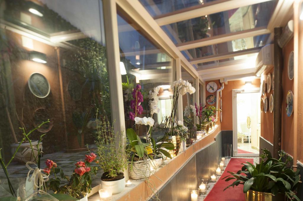 ואראצה Hotel Astigiana & Appartamenti מראה חיצוני תמונה