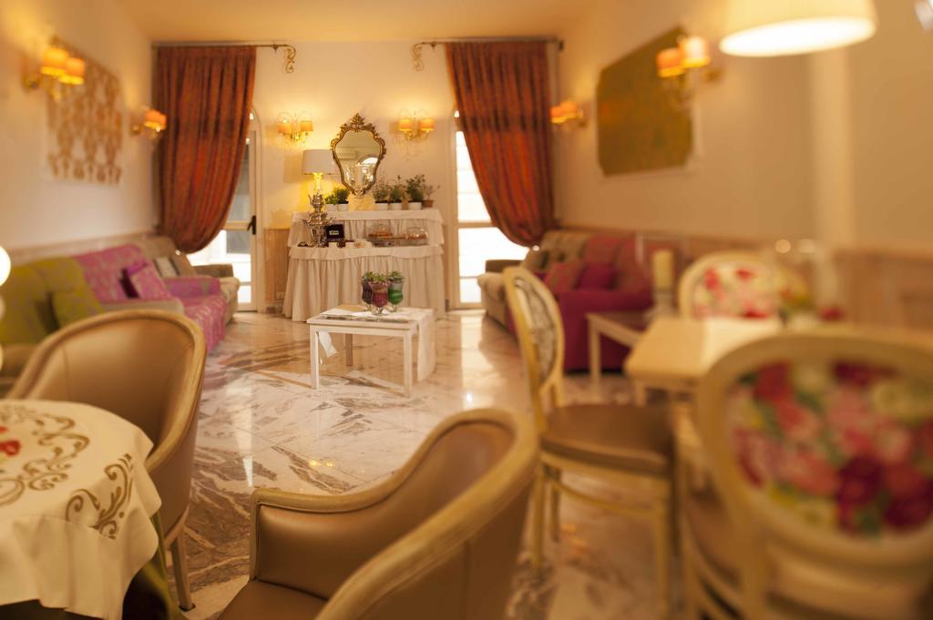 ואראצה Hotel Astigiana & Appartamenti מראה חיצוני תמונה