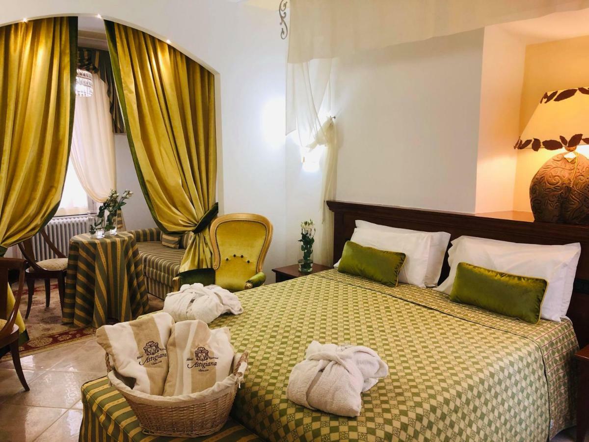 ואראצה Hotel Astigiana & Appartamenti מראה חיצוני תמונה