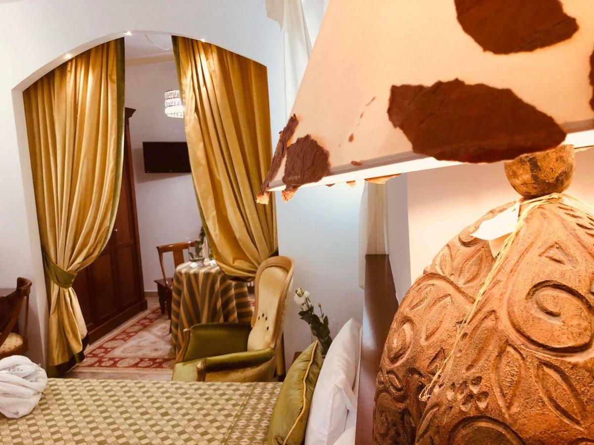 ואראצה Hotel Astigiana & Appartamenti מראה חיצוני תמונה