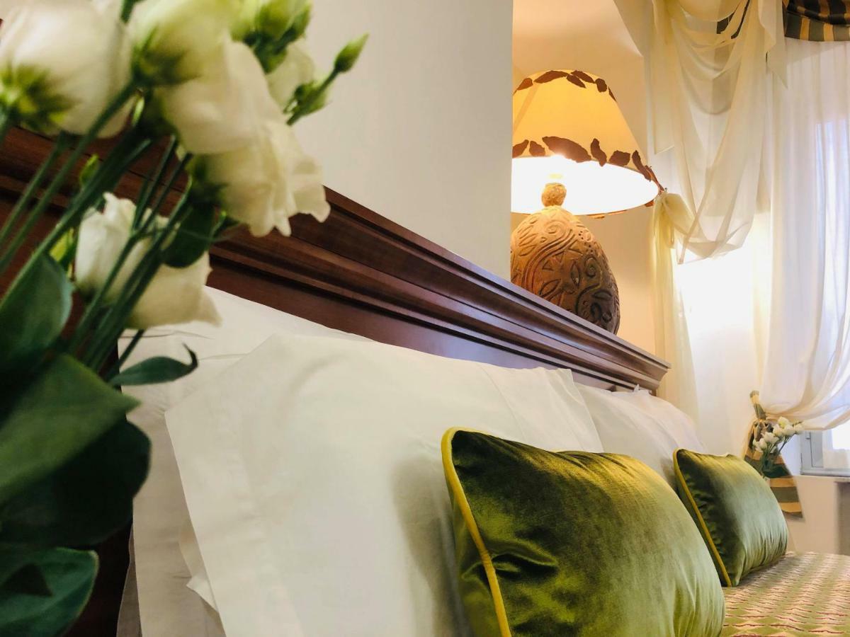 ואראצה Hotel Astigiana & Appartamenti מראה חיצוני תמונה